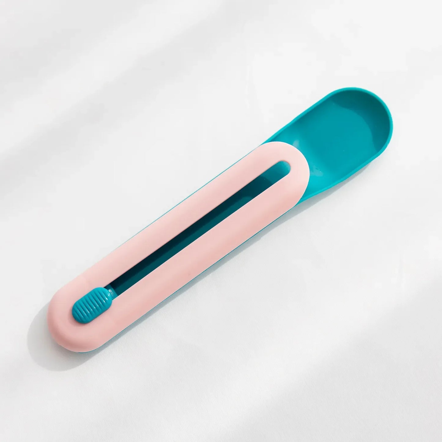 Cat Food Dispenser Spoon With Slider - Practical Food Portioner And Tube Pusher For Cats And Dogs