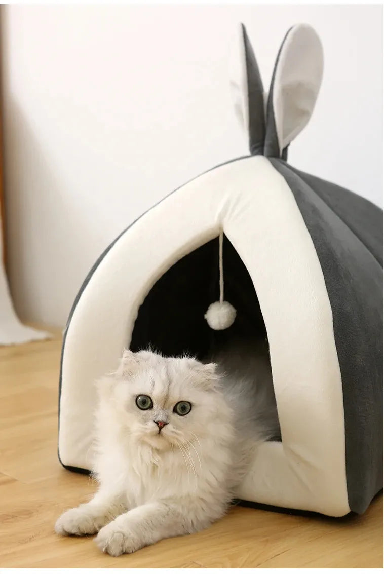 Cuddly And Cosy – Soft Cat Bed In Cave Shape With Play Ball