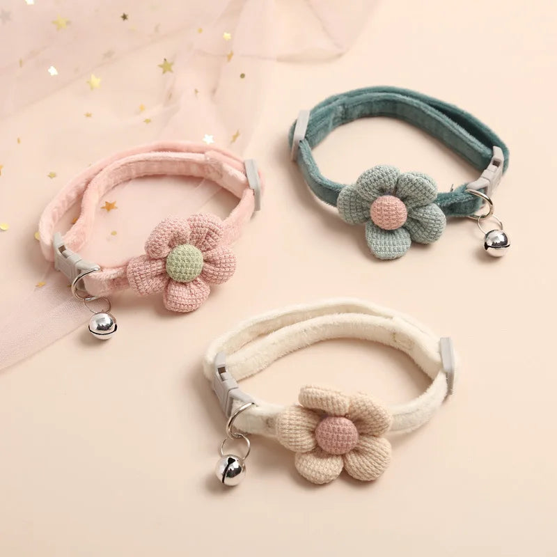 Adjustable Collar With Floral Pattern