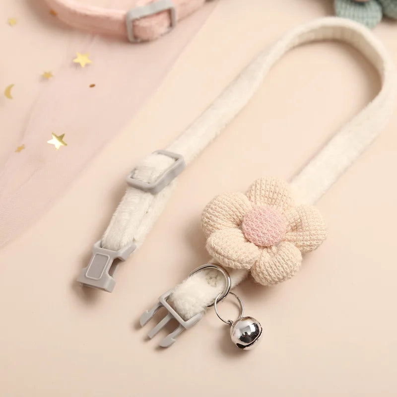 Adjustable Collar With Floral Pattern