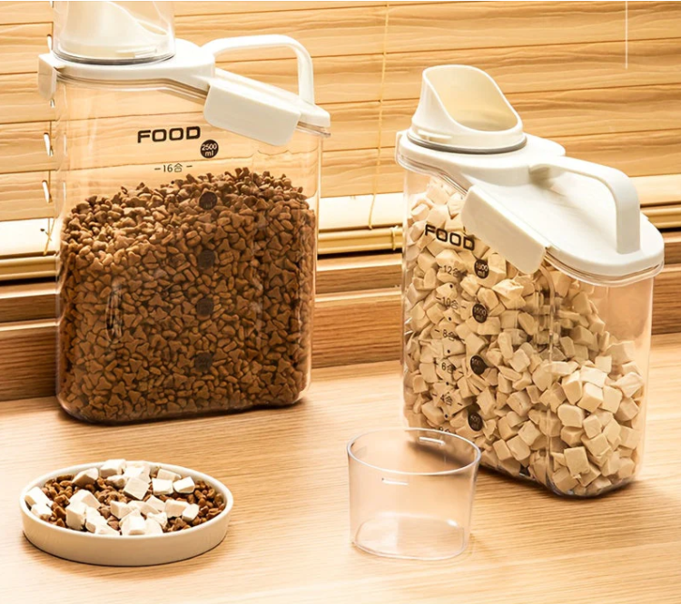Humidity - Protected Pet Food Container With Dosing Cup