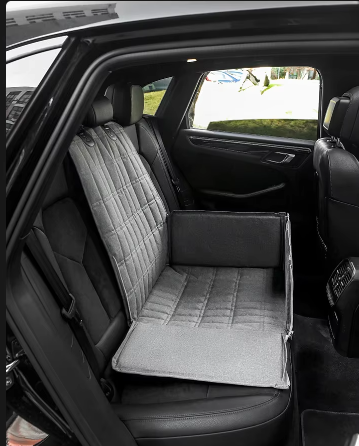 Waterproof Car Seat for Dogs - Non - Slip Protective Mat with Raised Edge Safety Belt