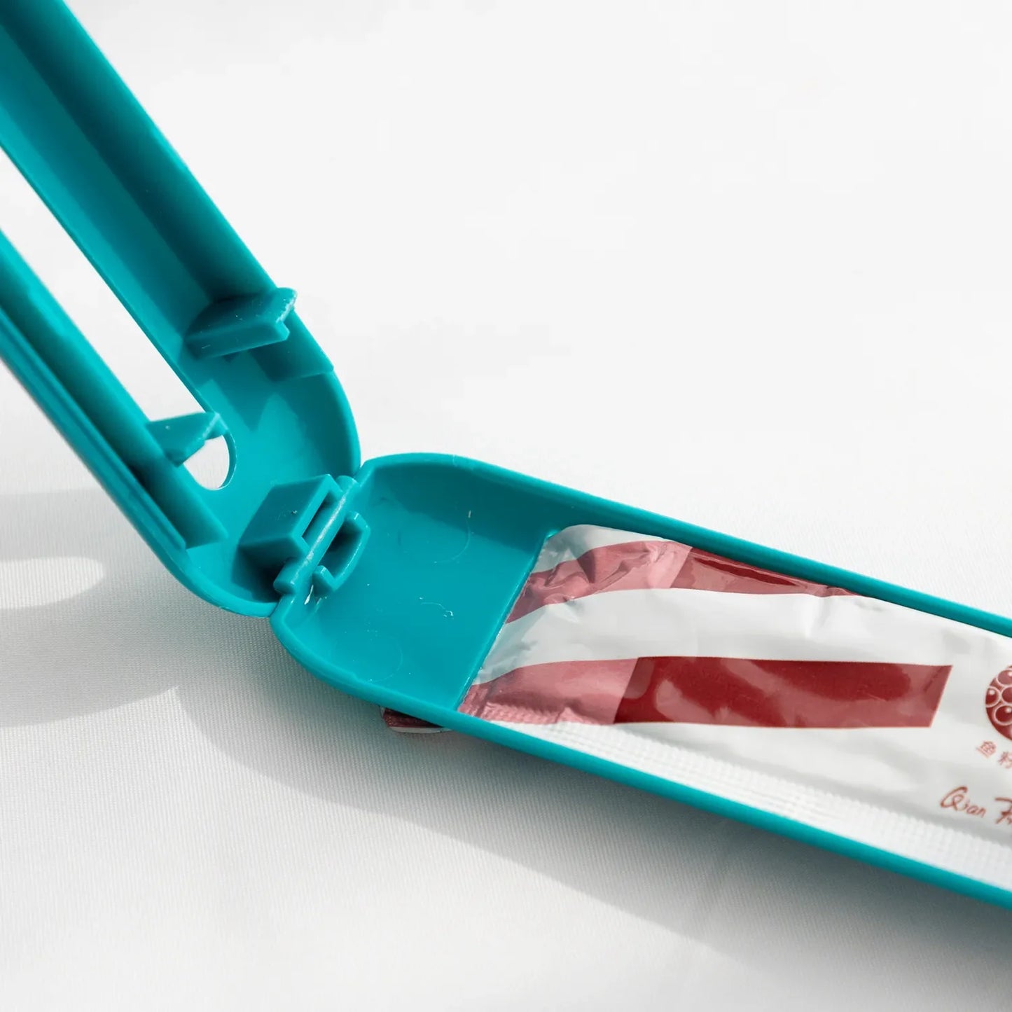 Cat Food Dispenser Spoon With Slider - Practical Food Portioner And Tube Pusher For Cats And Dogs