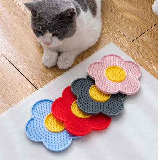 Flower - Shaped Lick Mat For Cats - Absorbent Slow Feeder For Soothing Fur Care