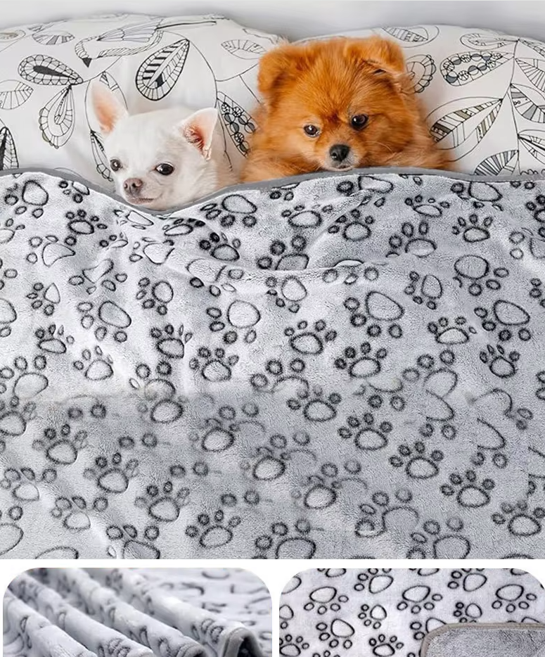 Cosy Dog Blanket For Sofa Bed - Soft Pet Blanket With Paw Pattern