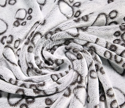 Cosy Dog Blanket For Sofa Bed - Soft Pet Blanket With Paw Pattern